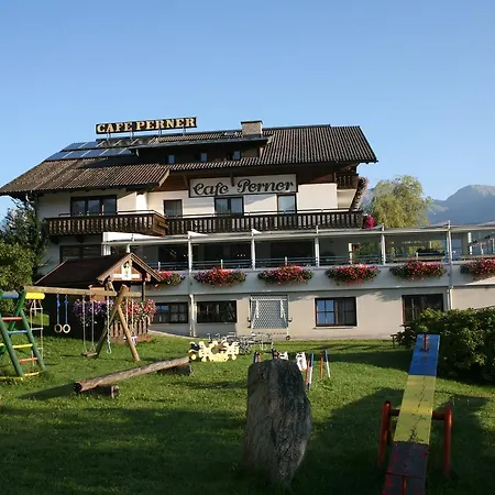 Hotel-cafe Perner Hotell